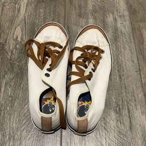 The Hundreds Shoes
